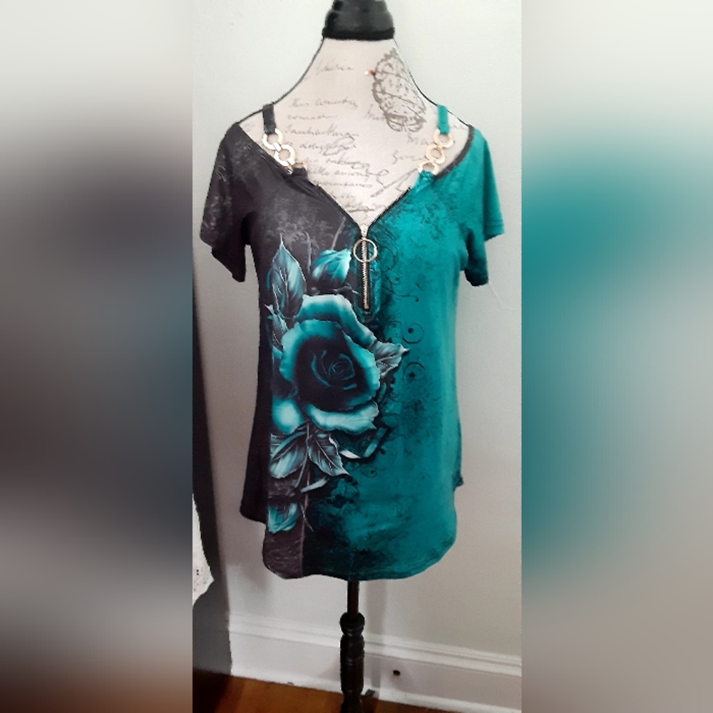 Ladies cold shoulder top